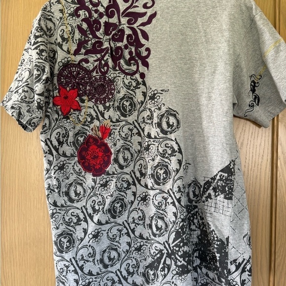 Artful Dodger Embroidered Graphic Short Sleeve Tee / Medium - Picture 4 of 12